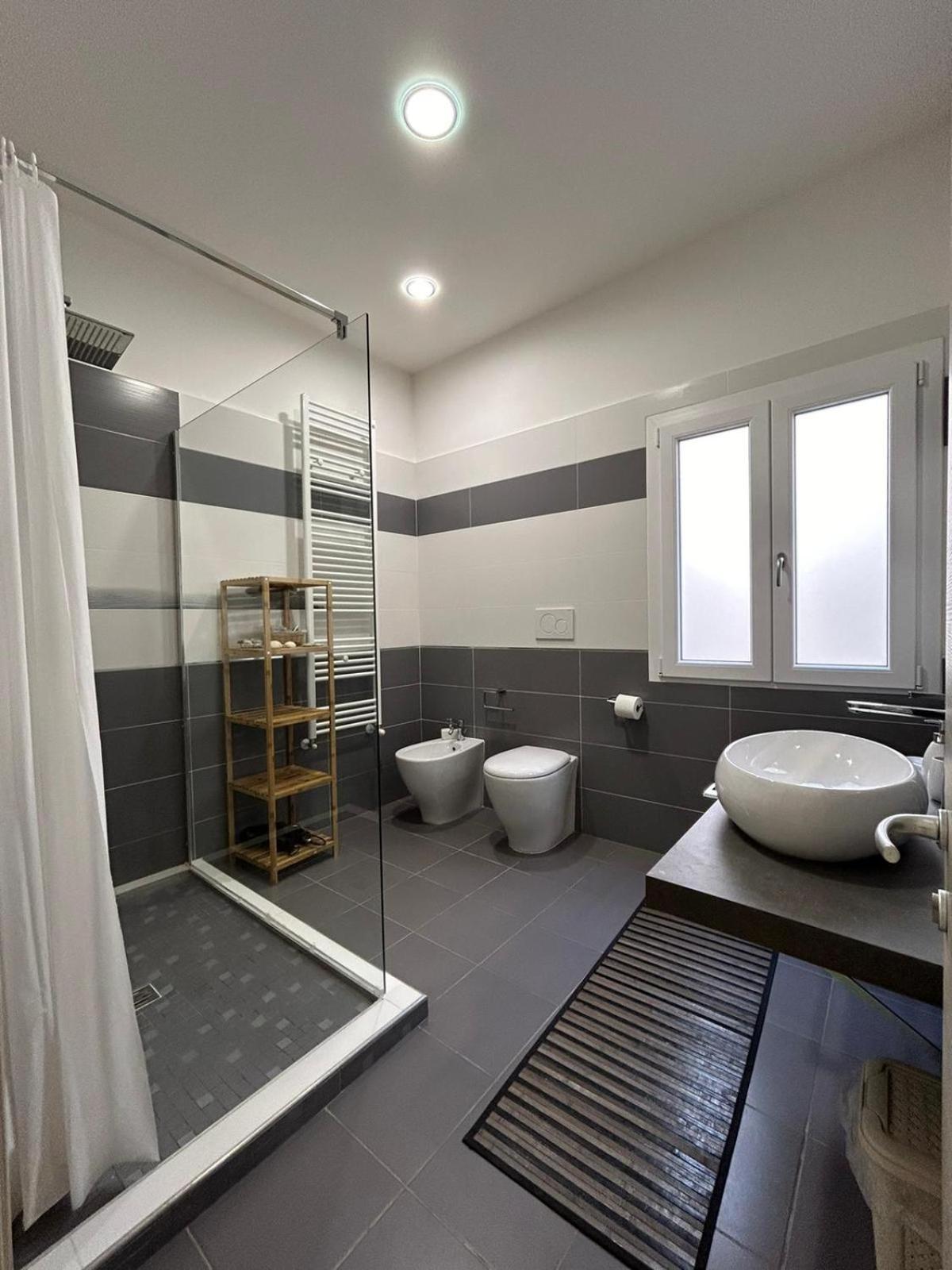 Vanilla Rooms 2 Cagliari Bagian luar foto